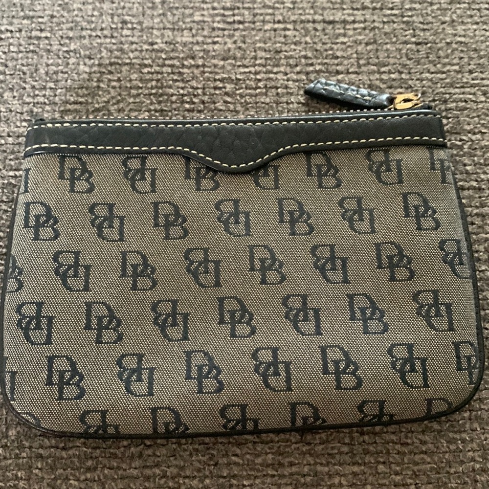 Dooney & Bourke